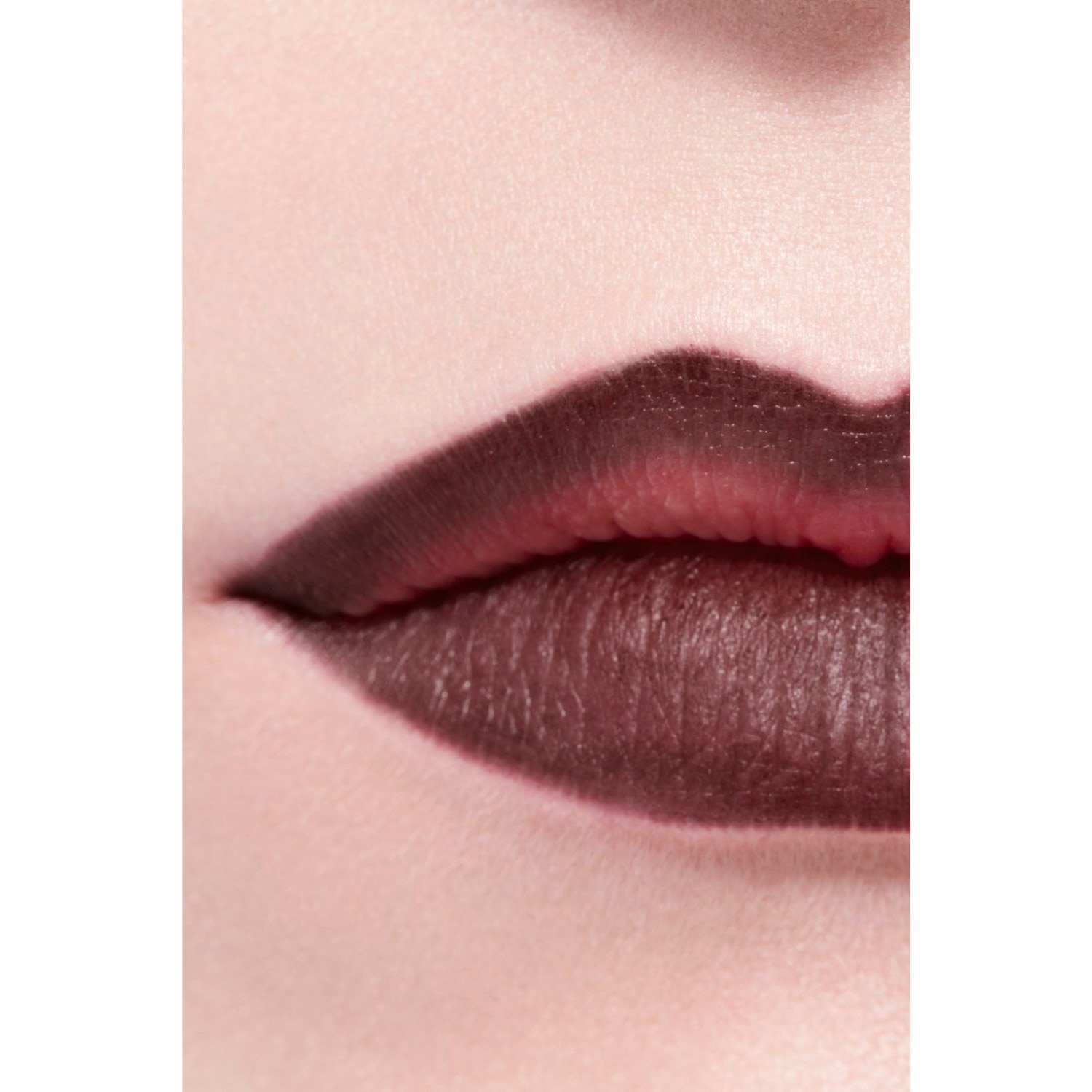 LÁPIZ CONTORNO DE LABIOS DE LARGA DURACIÓN